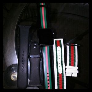 Apple Generation 3 Watch with 2 extra Gucci Bands
